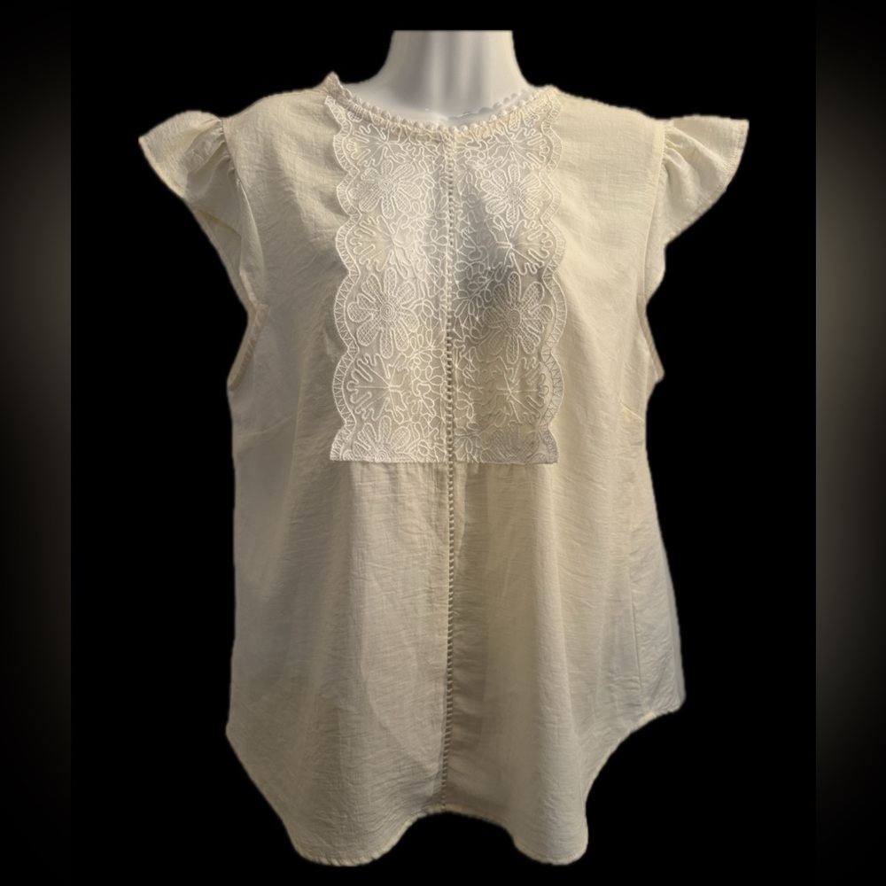 Monteau Cream delicate woman Lace Accent Top Sz M